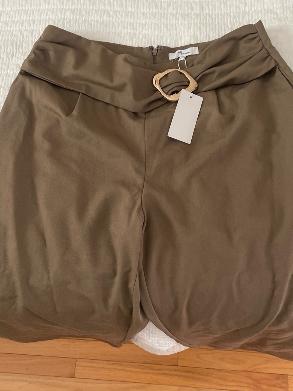 High-Waist Olive Brown Women's pants with Buckle Waist